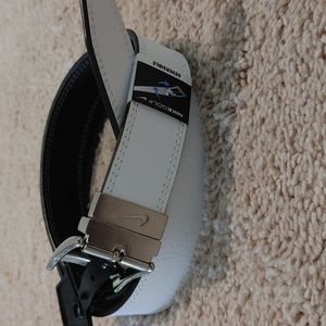 *NWT* NikeGolf reversible belt